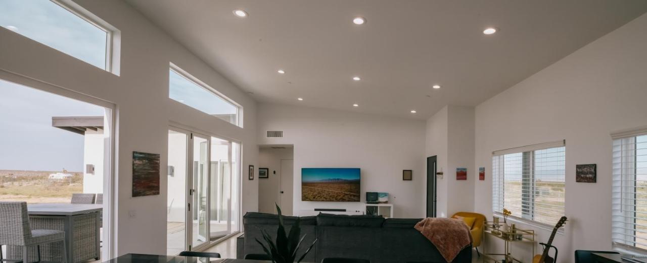Coyote Tracks - A Modern Desert Experience Villa Joshua Tree Esterno foto