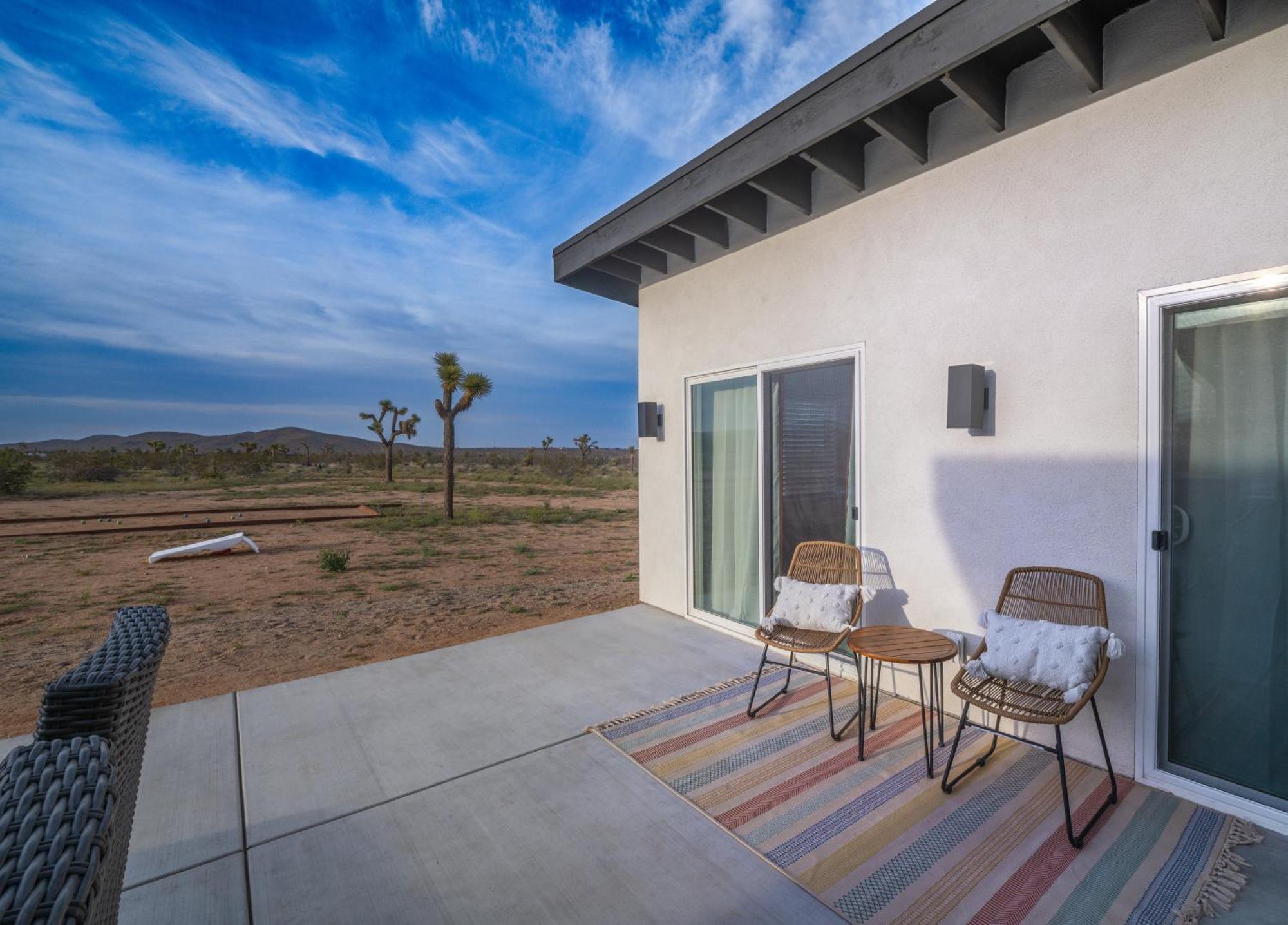 Coyote Tracks - A Modern Desert Experience Villa Joshua Tree Esterno foto