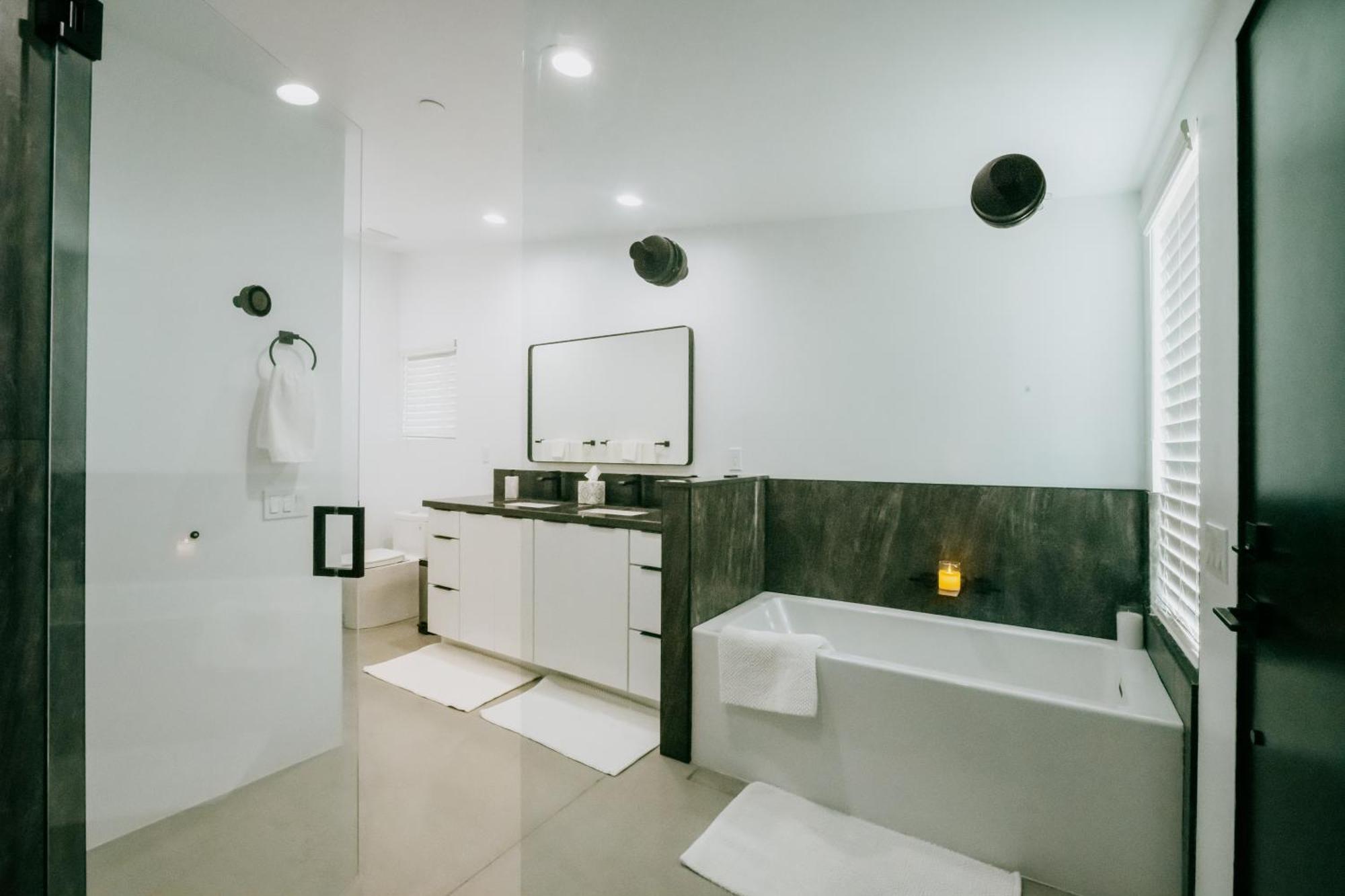 Coyote Tracks - A Modern Desert Experience Villa Joshua Tree Esterno foto